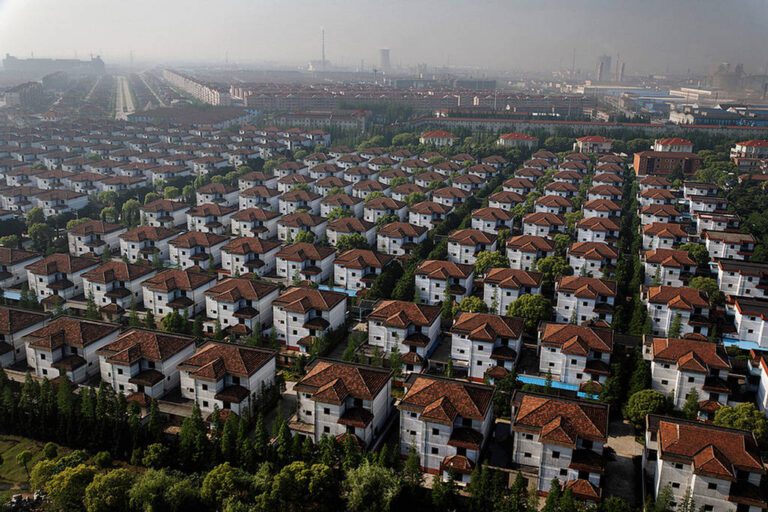 Huaxi – Secrets of the Richest Village in China